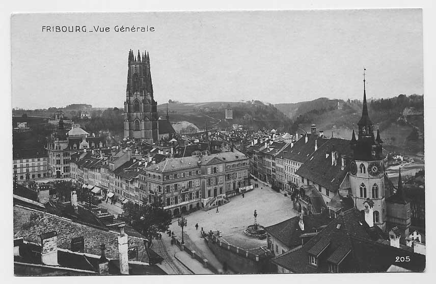 Rund um den Rathausplatz sind Kirche, Justiz, Staat und Gemeinde gestern wie heute in den wichtigsten öffentlichen Gebäuden der Stadt Freiburg versammelt (um 1900).
