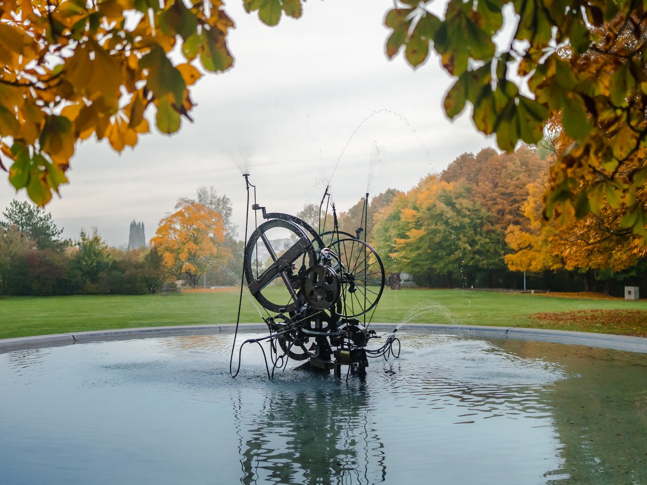 sculpture fontaine jo siffert automne